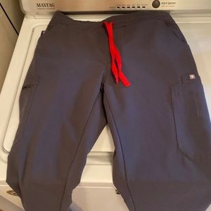 Figs charcoal yola size small